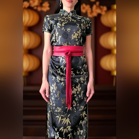 Traditional Chinese Cheongsam Full Length Black And Gold Size S - Picture 1 of 17